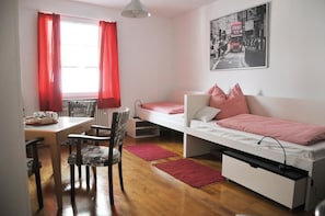 Habitación doble | Cunas gratuitas, wifi gratis y ropa de cama 