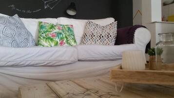 Doppelzimmer | Kostenlose Babybetten, kostenloses WLAN, Bettwäsche