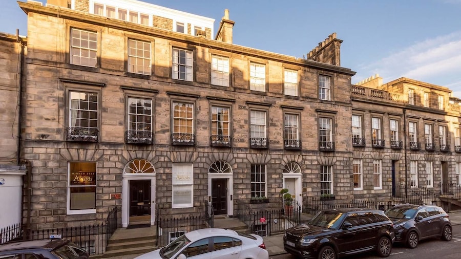 JOIVY Super Central Luxury Edinburgh Apartment