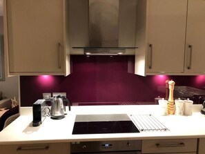Private kitchen - JOIVY Super Central Luxury Edinburgh Apartment (Edinburgh)