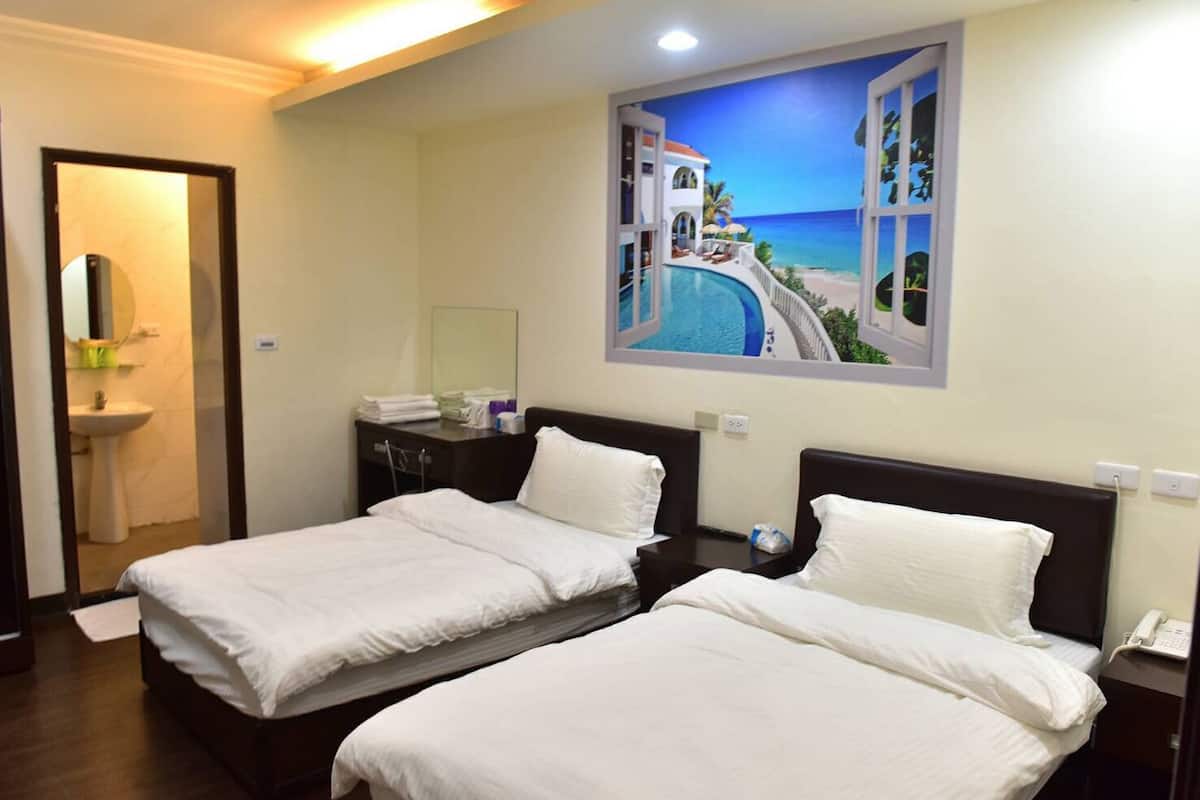 Habitación doble económica | Escritorio, cortinas blackout y wifi gratis 