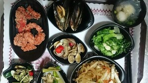 每日付費供應當地料理早餐