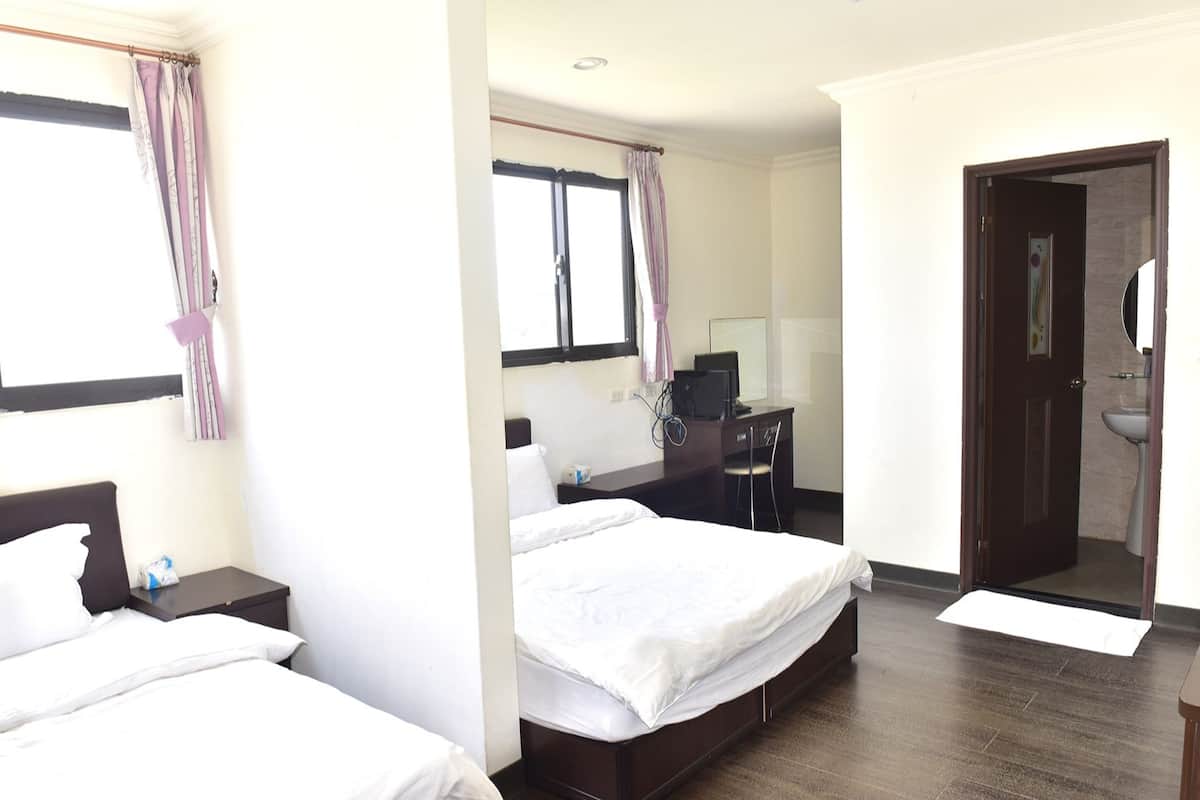 Habitación doble estándar, vista a la montaña | Escritorio, cortinas blackout y wifi gratis 