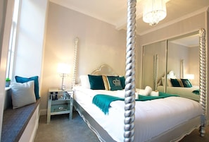 Apartment (2 Bedrooms) - JOIVY Heart of the Old Town Literally Under the Castle (Edinburgh)