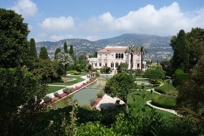 Cannes Mandelieu villa with private pool.