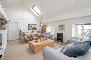 Living room - JOIVY Loft at the Brewery in Edinburgh Old Town (Edinburgh)