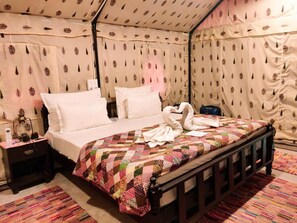 Chambre Deluxe Double ou avec lits jumeaux, 1 trÚs grand lit, vue fleuve | 1 chambre, draps en coton égyptien, literie de qualité supérieure