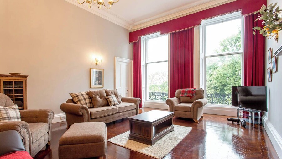 JOIVY Doune Terrace Apartment: Edinburgh New Town Prime Location