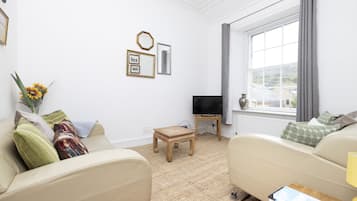 Apartment (2 Bedrooms) | 2 bedrooms, desk, free WiFi