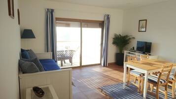 Casa, 1 habitación, vistas al mar | Zona de estar | Una televisión de pantalla plana