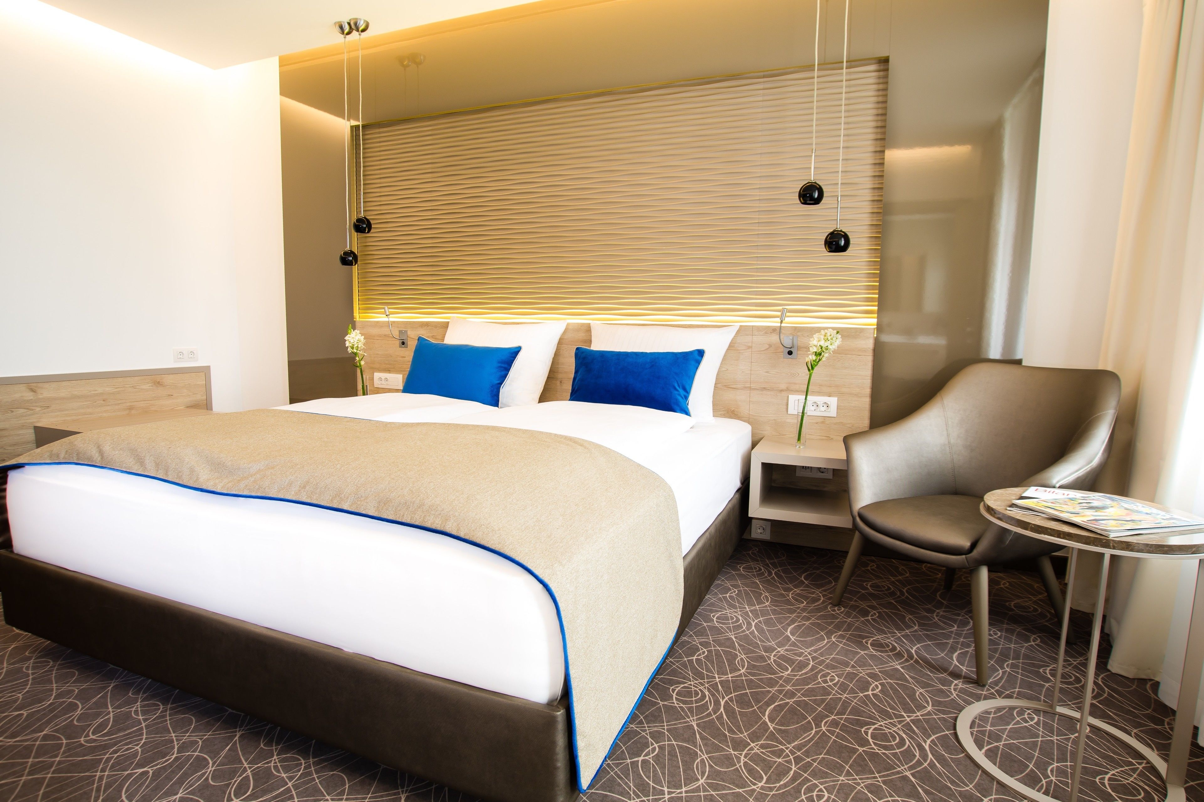 1 bedroom, egyptian cotton sheets, premium bedding, down duvets