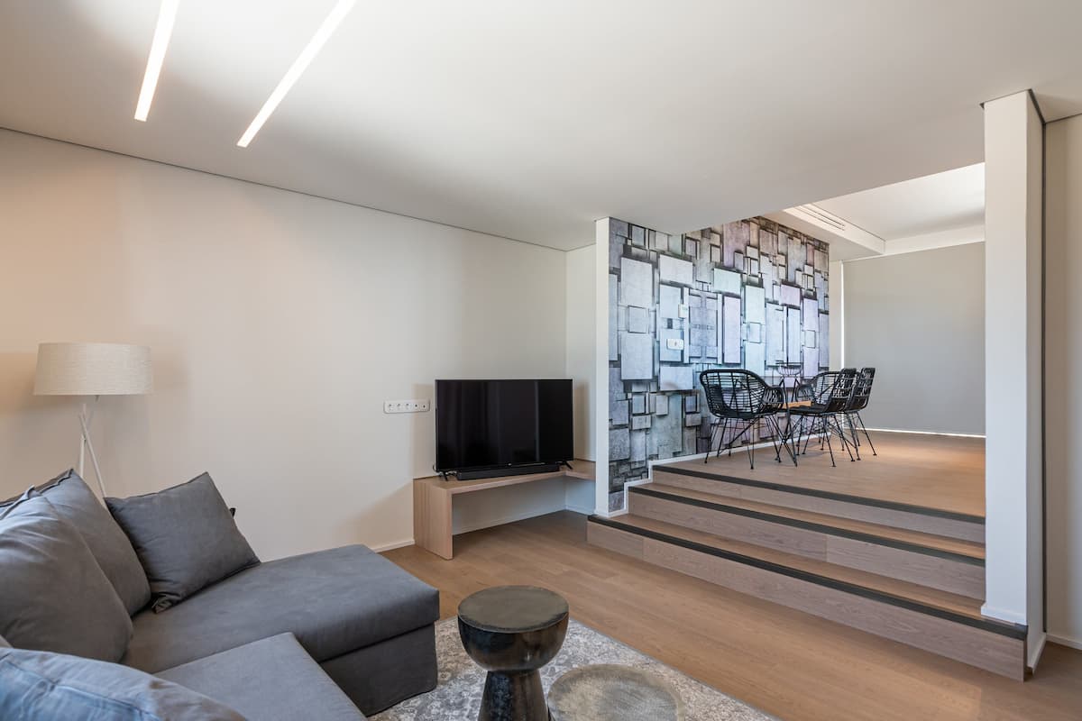 Two Bedroom Sea View Suite with outdoor hot tub | Oppholdsområde | Smart-TV
