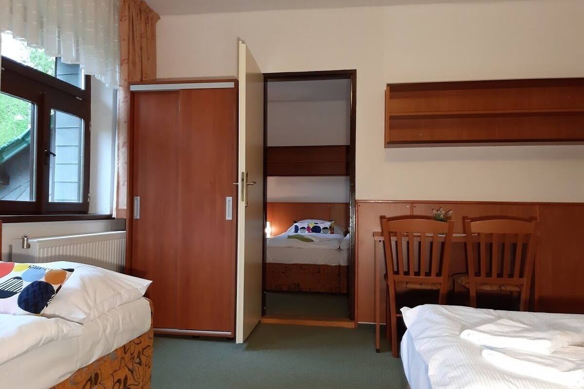 Appartamento familiare (5 Guests) | Postazione laptop, tende oscuranti, Wi-Fi gratuito, lenzuola