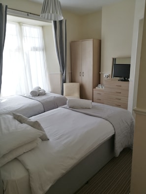 Tomannsrom, eget bad | Wi-fi (inkludert) og sengetøy