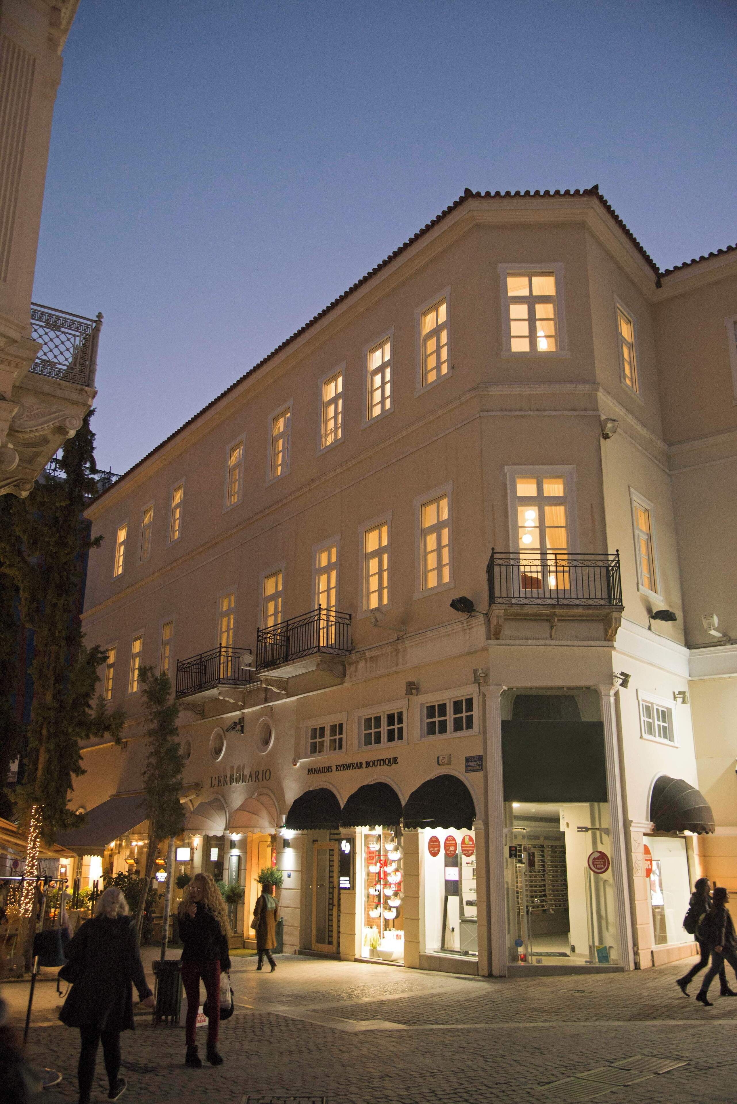 Front of property – evening/night
