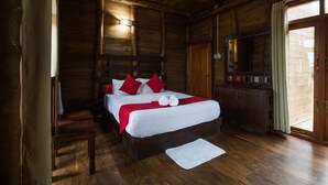 Luxury Double Room, 1 Queen Bed, Sea View | 2 bedrooms, in-room safe, desk, iron/ironing board (on request) - Yala Caravan Village (Thissamaharama)