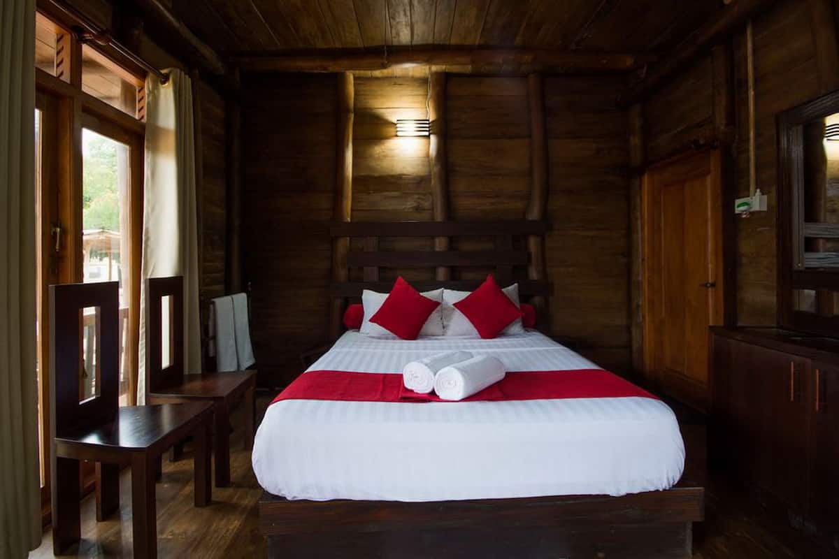 Luxury Double Room, 1 Queen Bed, Sea View | 2 bedrooms, in-room safe, desk, iron/ironing board (on request)