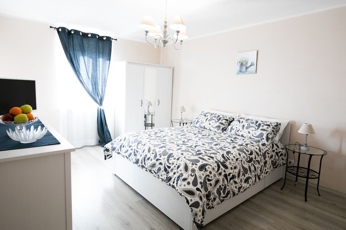Family Room, 2 Bedrooms | WiFi (free)