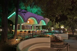 Poolside bar - Green Valley Boutique Hotel (Kemer)