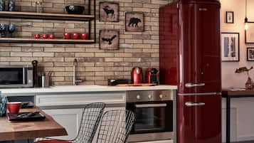 Comfort Apartment | Private kitchen | Fridge, microwave, oven, espresso maker