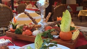 Breakfast, lunch and dinner served - Caunos Antik Hotel (Ortaca)