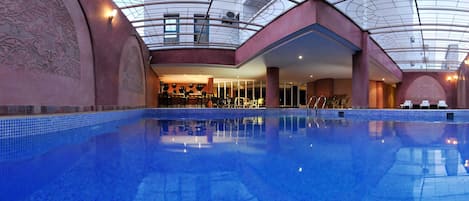 Kolam renang outdoor