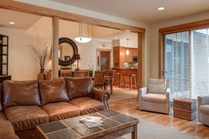 TV, caminetto, tavolo da ping pong