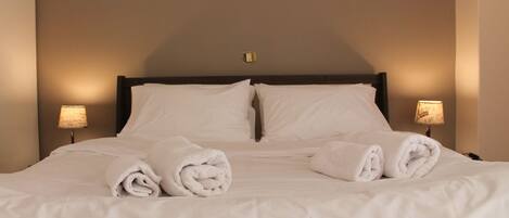 Apartment, 2 Bedrooms | 2 bedrooms, iron/ironing board, free WiFi, bed sheets