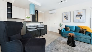 Apartament (128 J Stay at Novum) | Oleskelualue | Taulutelevisio