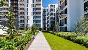 Studio Suite (104 J) | Bagian depan properti