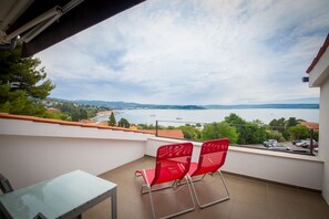 Vista para praia/oceano