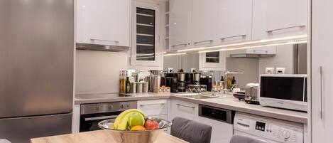 Fridge, microwave, oven, stovetop