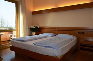 Superior Double or Twin Room, Balcony | Minibar, in-room safe, blackout drapes, rollaway beds - Parc Hotel Casa Mia (Lazise)