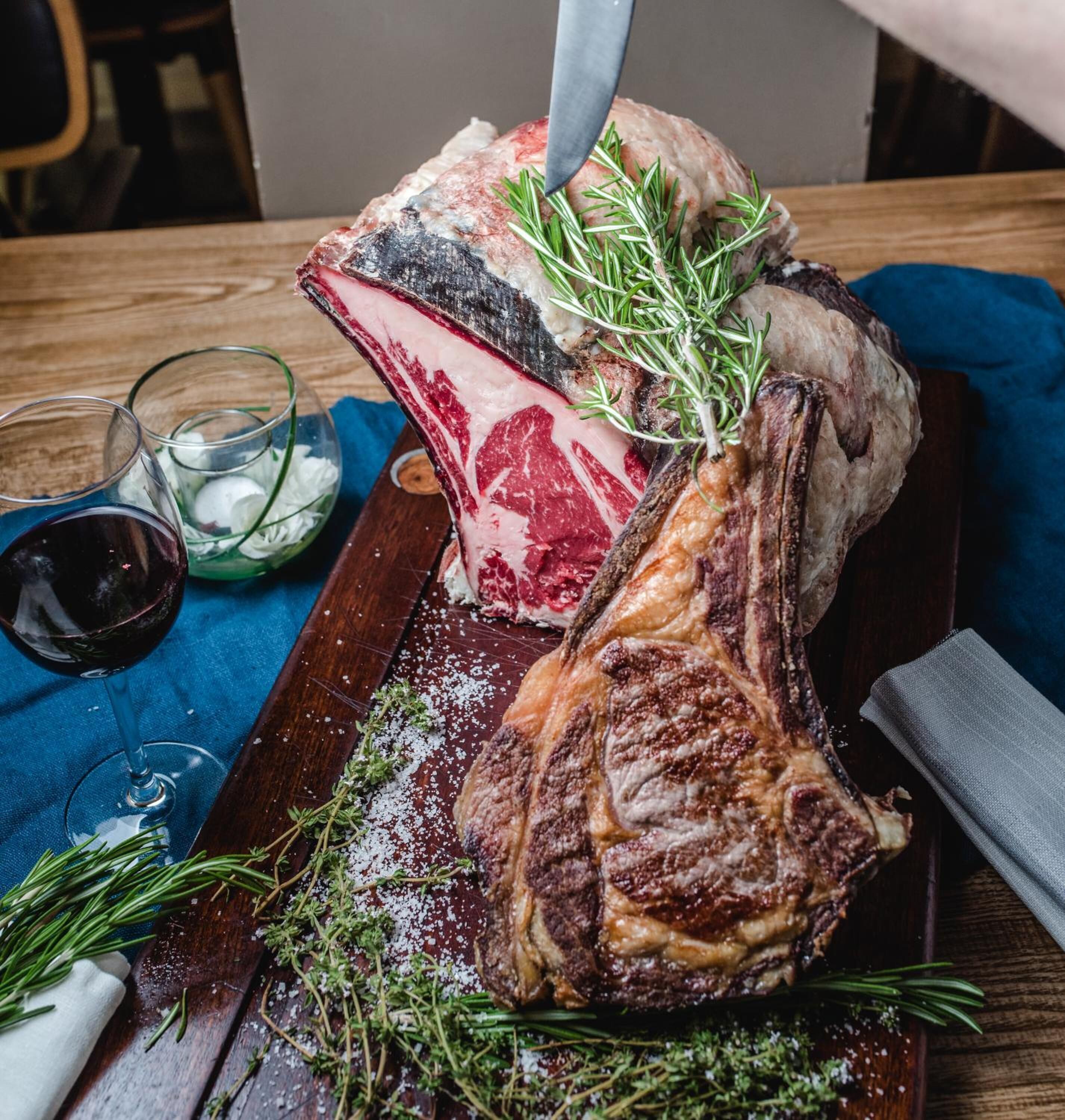 lunch and dinner served, regional cuisine