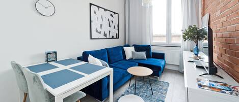 Apartamento (23 – Bogusławskiego 10) | Sala de estar | TV de tela plana