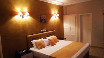 Superior Double Room | Laptop workspace, blackout curtains, free WiFi, bed sheets