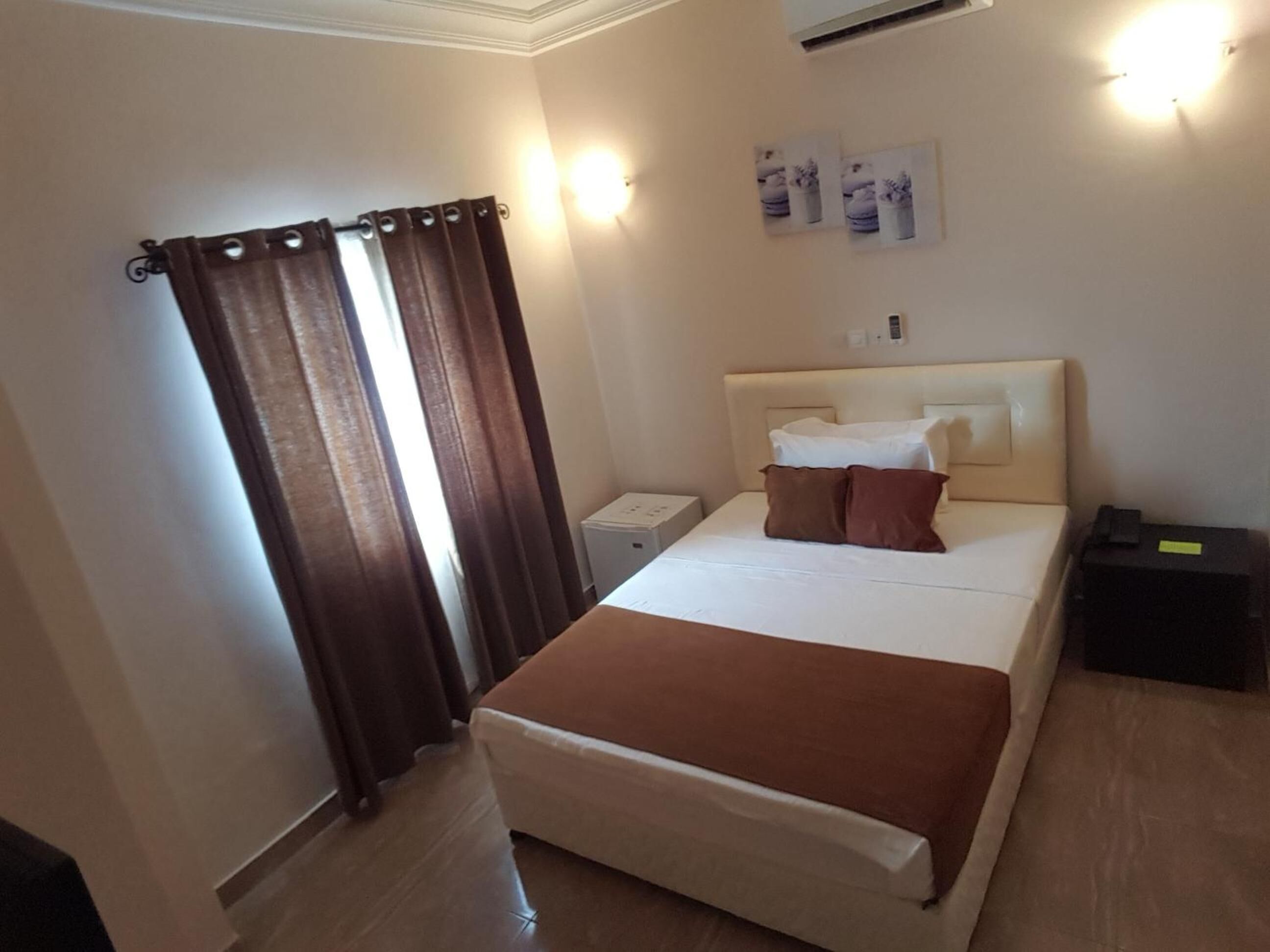 Standard Double Room | Laptop workspace, blackout drapes, free WiFi, bed sheets