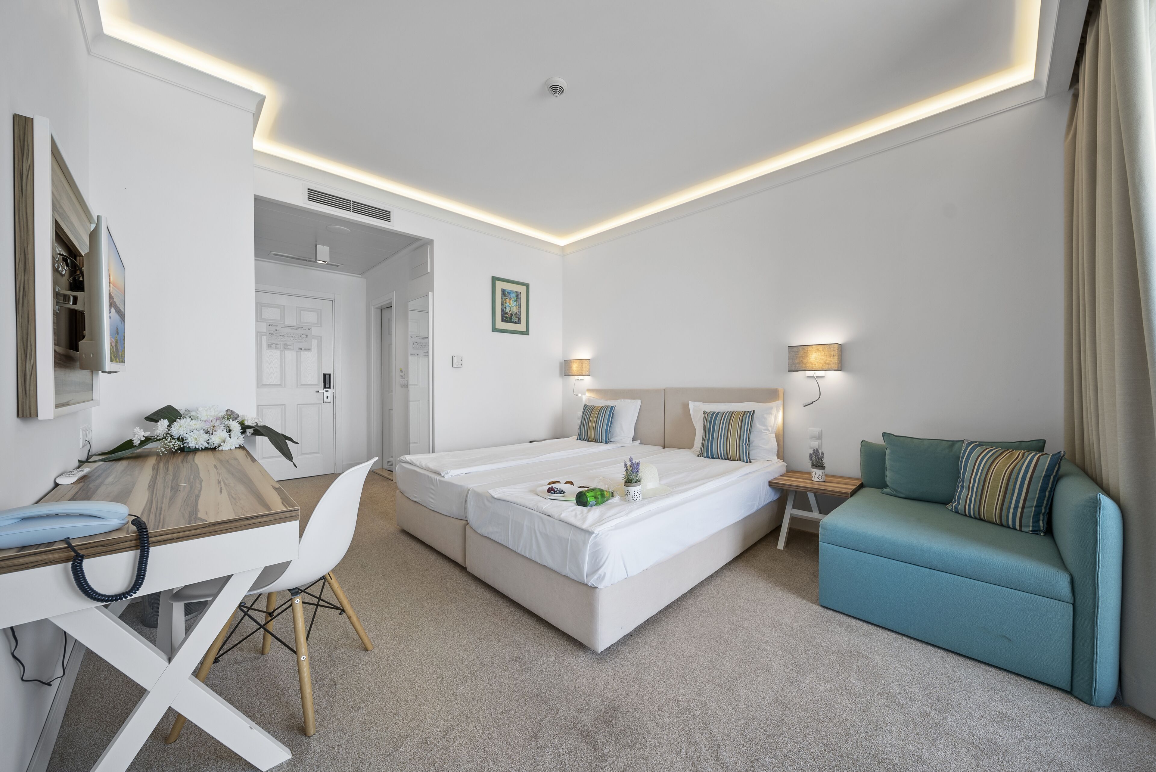 standard double or twin room, balcony, sea view | minibar, in-room safe, free wifi, bed sheets