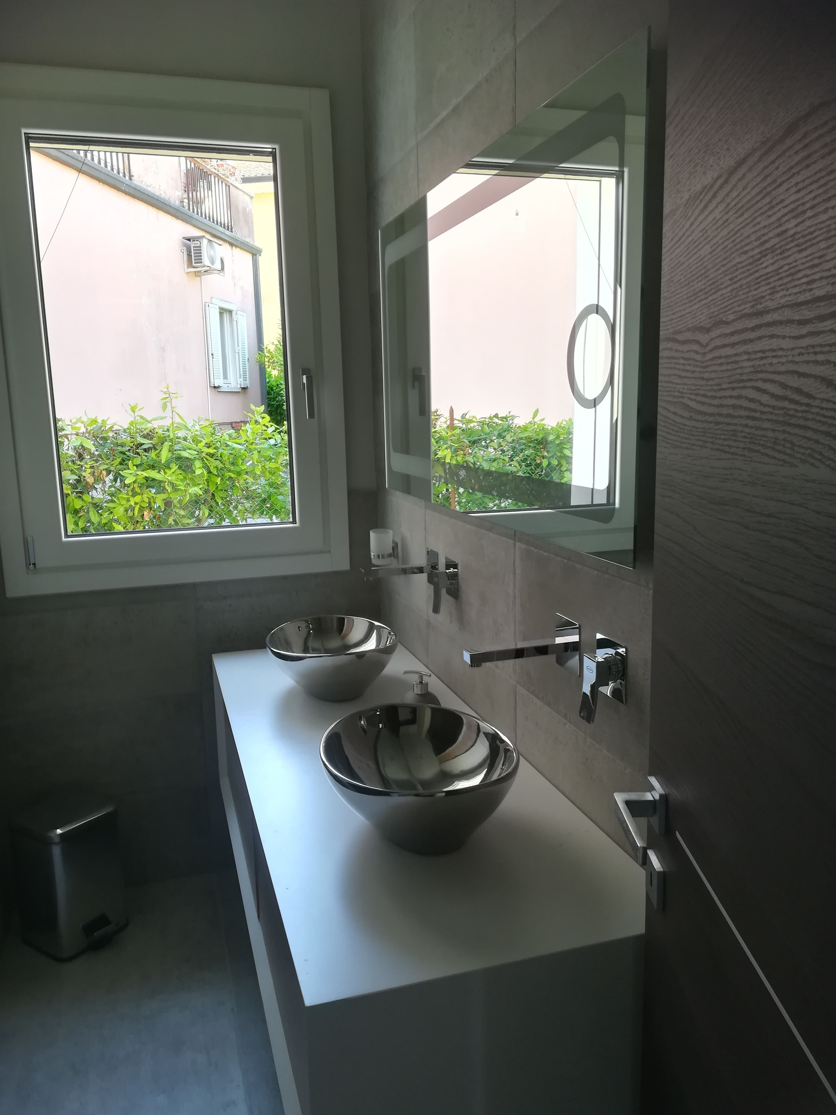 Comfort-Apartment, 2 Schlafzimmer, Terrasse, zum Garten hin | Waschbecken im Bad