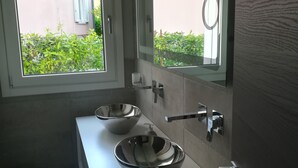 Unclassified image, 5 of 68, button - Villa Martina (Desenzano del Garda)