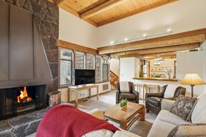 TV, fireplace - Golf View Condo with Fireplace, Patio & Bunk Room (Sunriver)