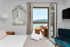 Villa, 5 Bedrooms, Private Pool (Kallihroe) | In-room safe, individually furnished, desk, soundproofing - Ciel Villas Paros (Paros)