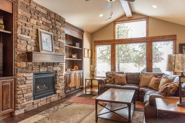 Televisio, takka, DVD-soitin