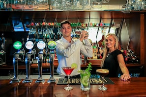 Bar (on property) - Gleesons Townhouse (Dublin)