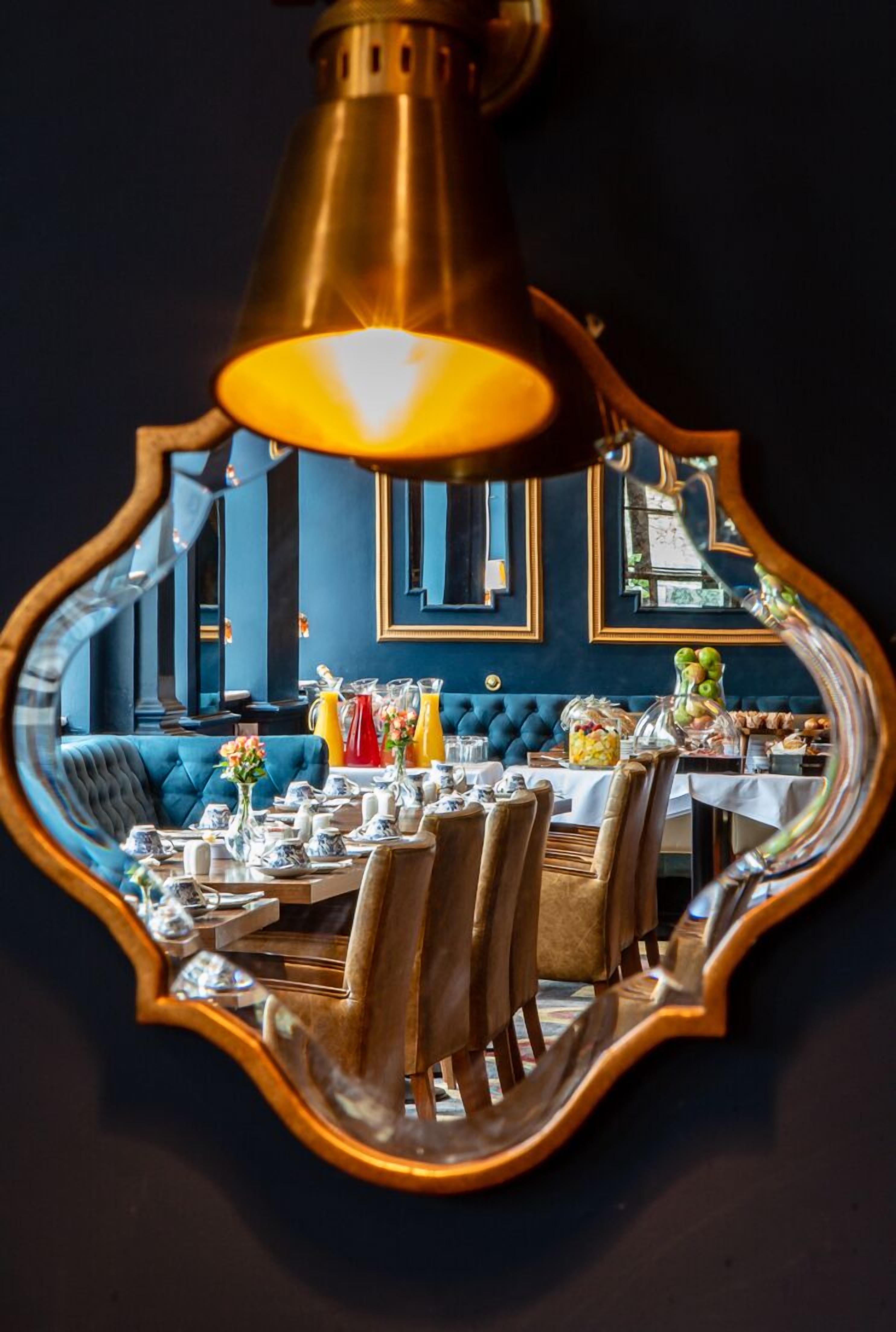 Daily cooked-to-order breakfast (EUR 15 per person)