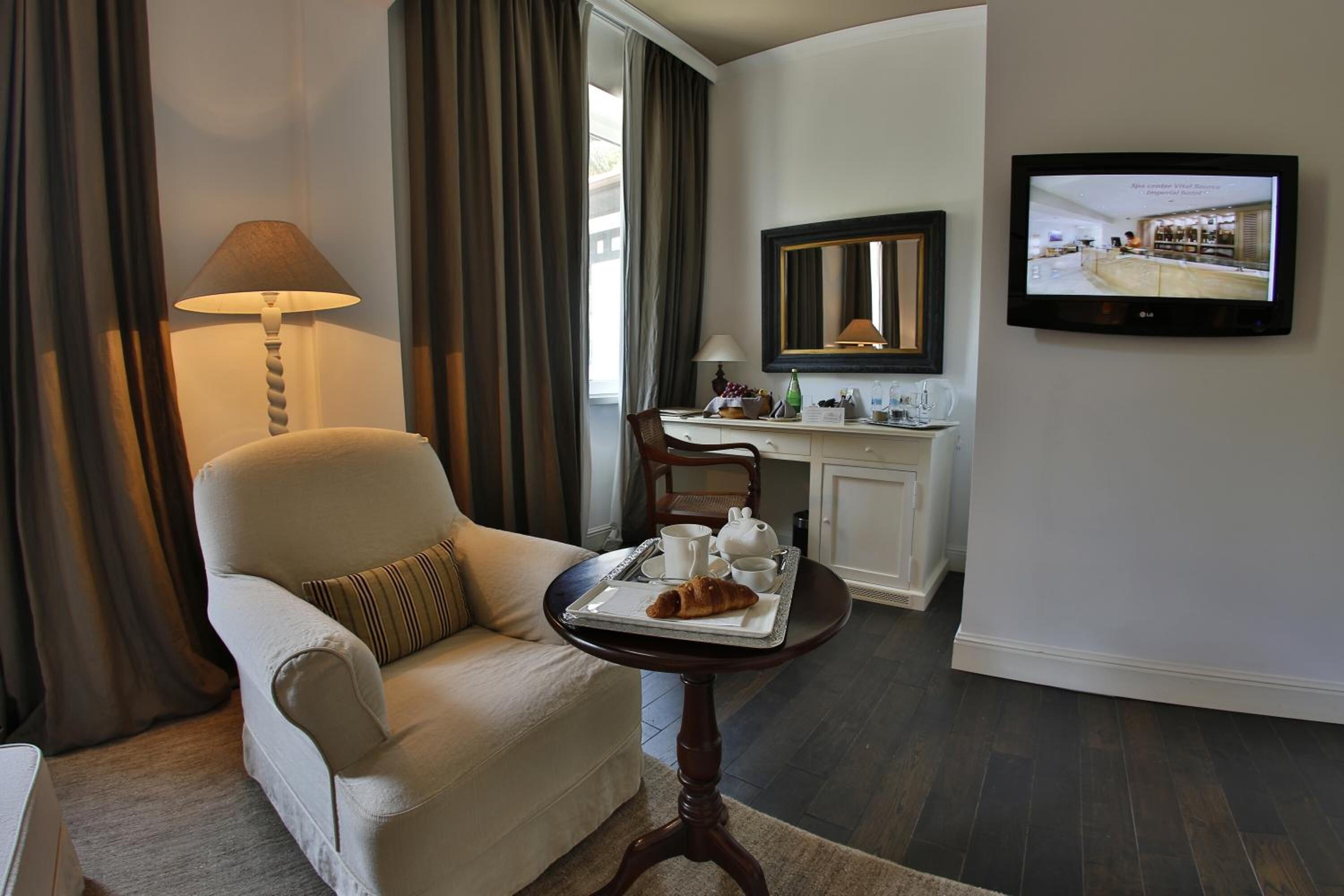 Photo - HVD Boutique Hotel Oasis - Private Beach & Free Parking