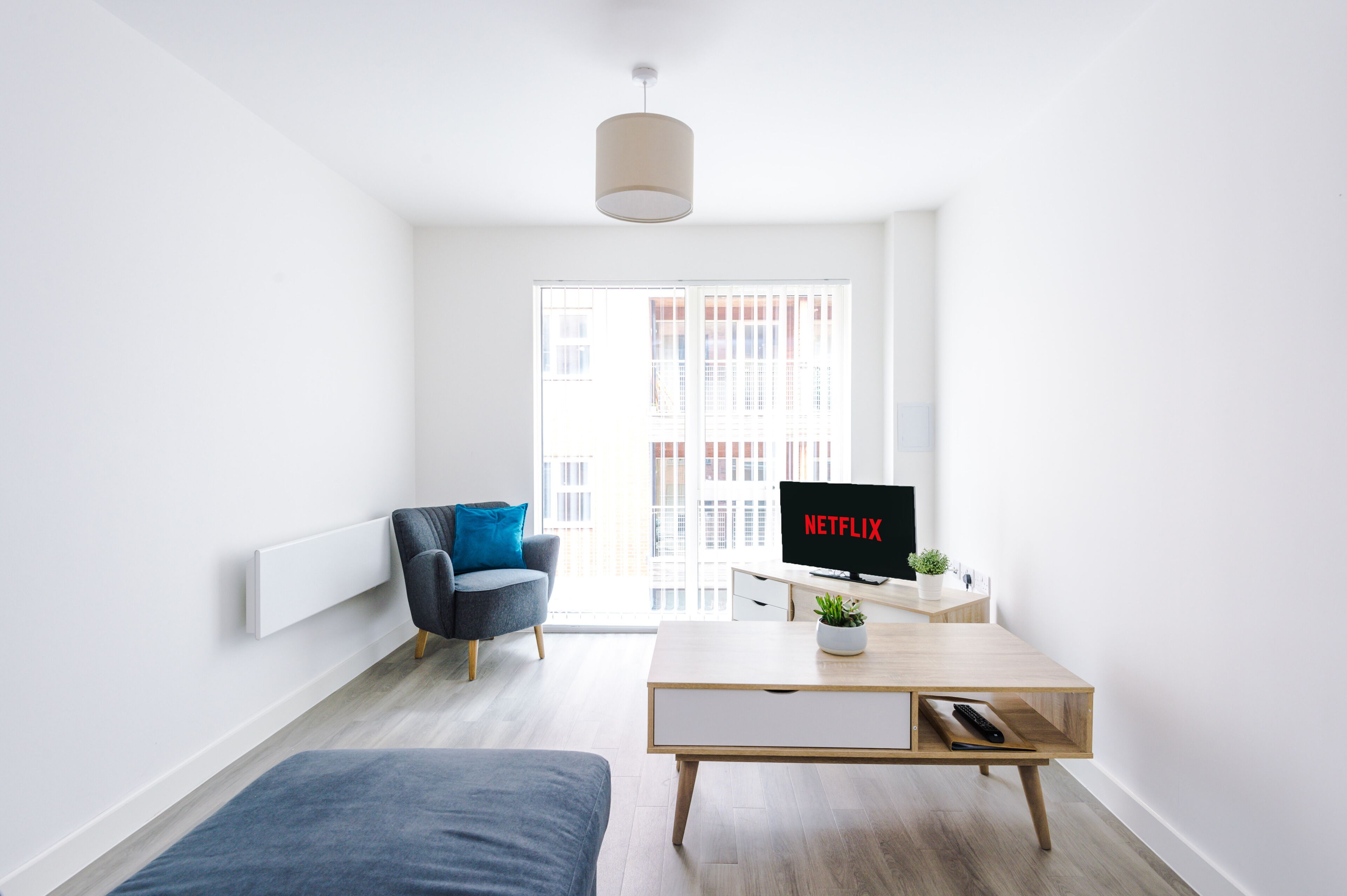 40-inch flat-screen TV with digital channels, Smart TV, Netflix