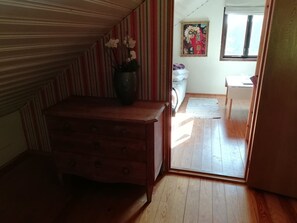 Cabin truyền thống, quang cảnh vườn | Quang cảnh từ phòng