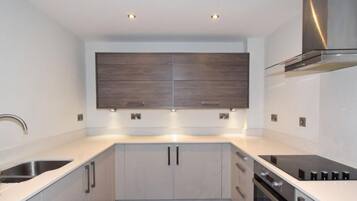 Appartamento, 2 letti matrimoniali | Cucina privata | Frigorifero con congelatore, forno, piano cottura, bollitore elettrico