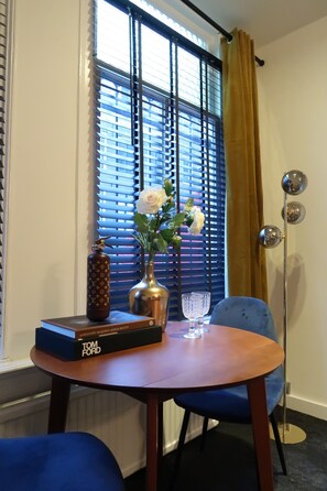 Studiosuite | Oppholdsområde | Flatskjerm-TV og Netflix